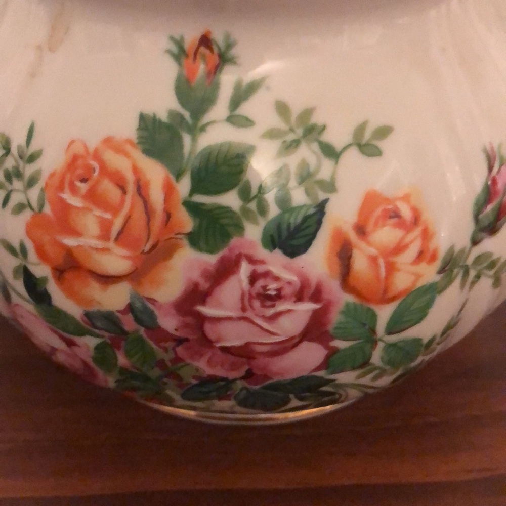 Ceramic Teapot with Roses - Picture 2 of 5